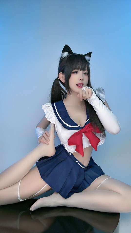 miko酱ww – 纯欲学妹 [27P-293MB]