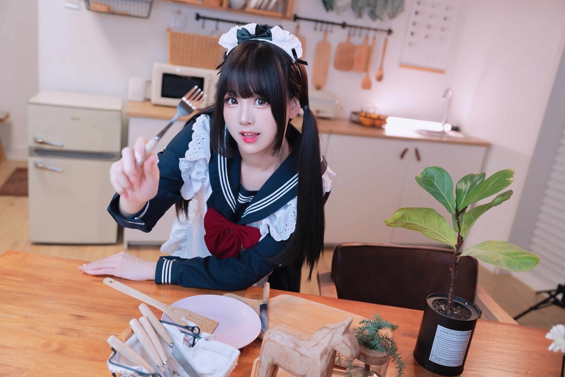 miko酱ww - 甜心女仆 [30P-962MB]