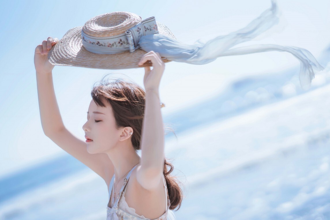 桜桃喵 - 发光的海 [18P-214MB]