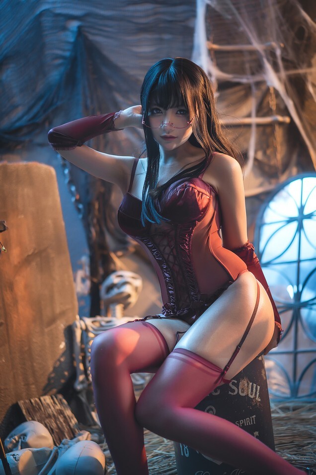 是一只熊仔 - 红色corset [42P-189MB]