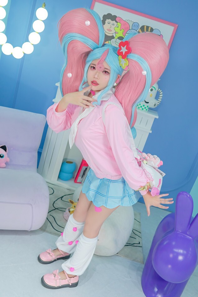 ZinieQ - Fairy Miku [45P-360MB]