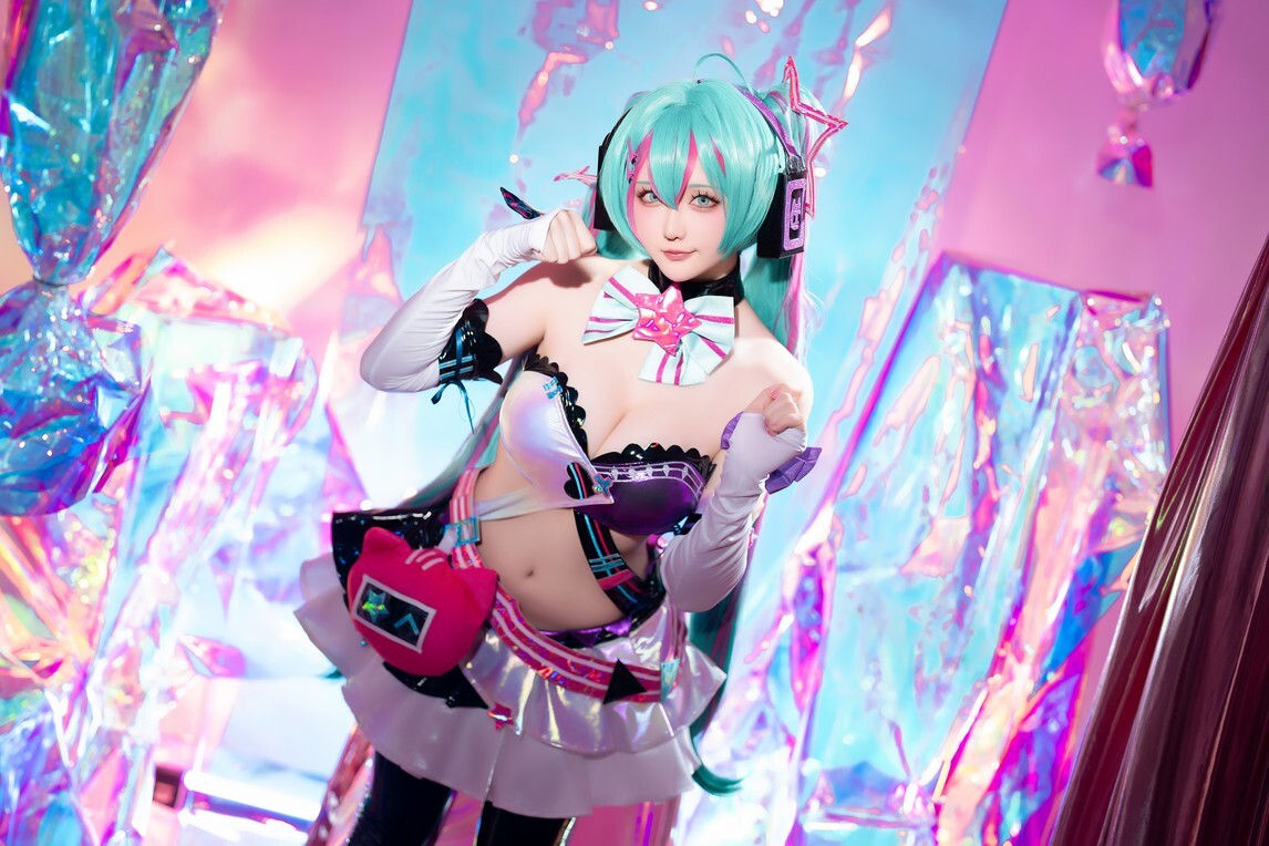星之迟迟 - 2024年07月计划B Miku初音未来 喵斯快跑 [73P1V-2.75GB]
