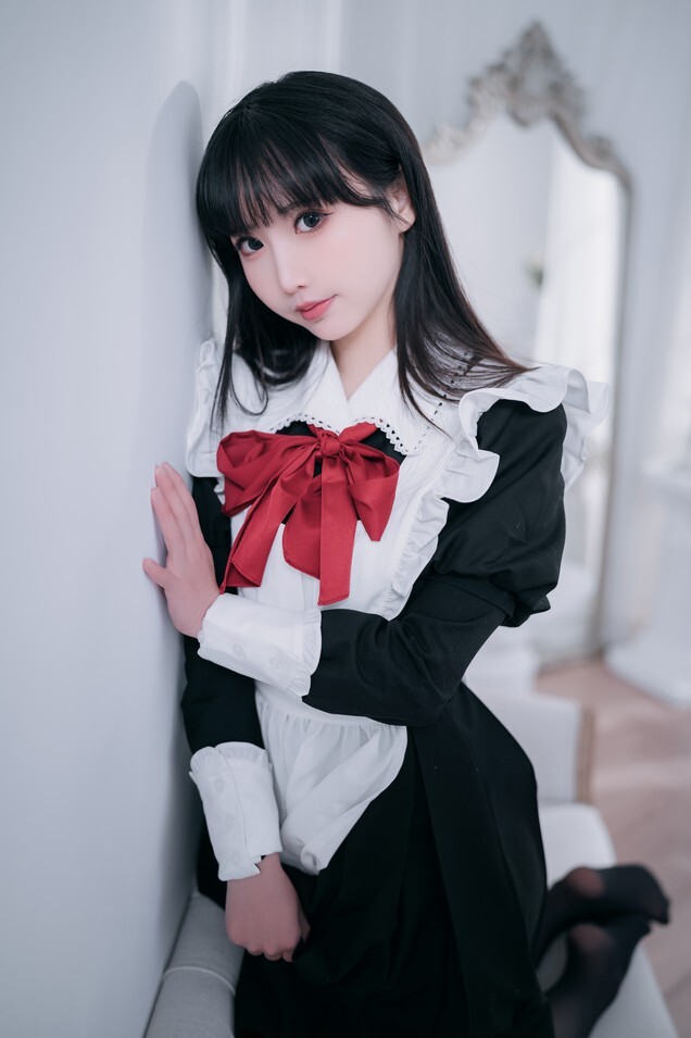 面饼仙儿 - 红高跟女仆 [30P-247MB]