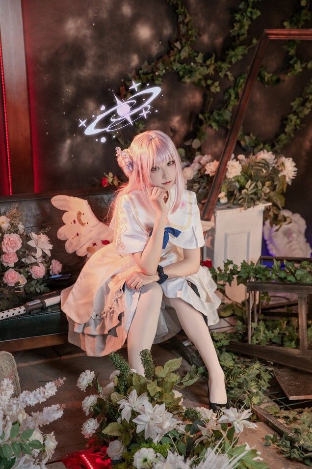 lunana - 圣园未花 [24P-215MB]