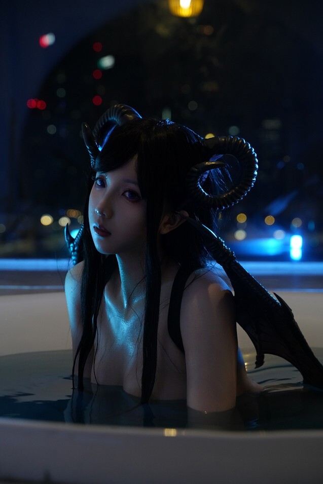 小和甜酒 - 浴缸三套合集（恶魔 虎鲸 小狗） [80P-915MB]