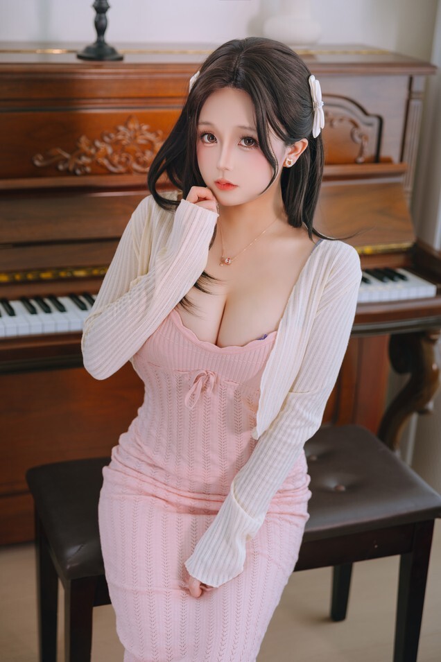 日奈娇 (樱井小莜) - 钢琴老师 [215P5V-2.15GB]