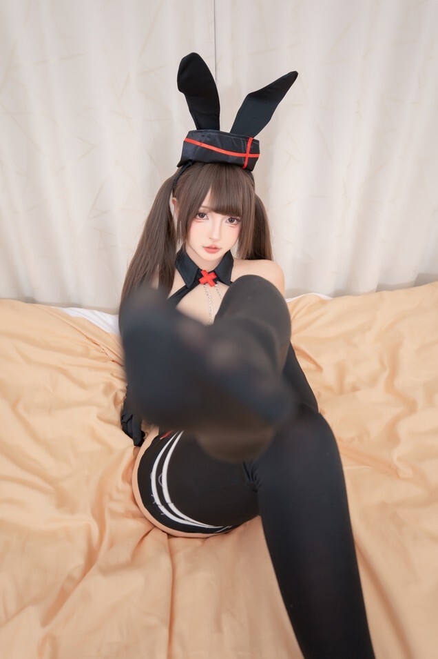 神楽坂真冬 – 黑兔护士 [75P2V-261MB]