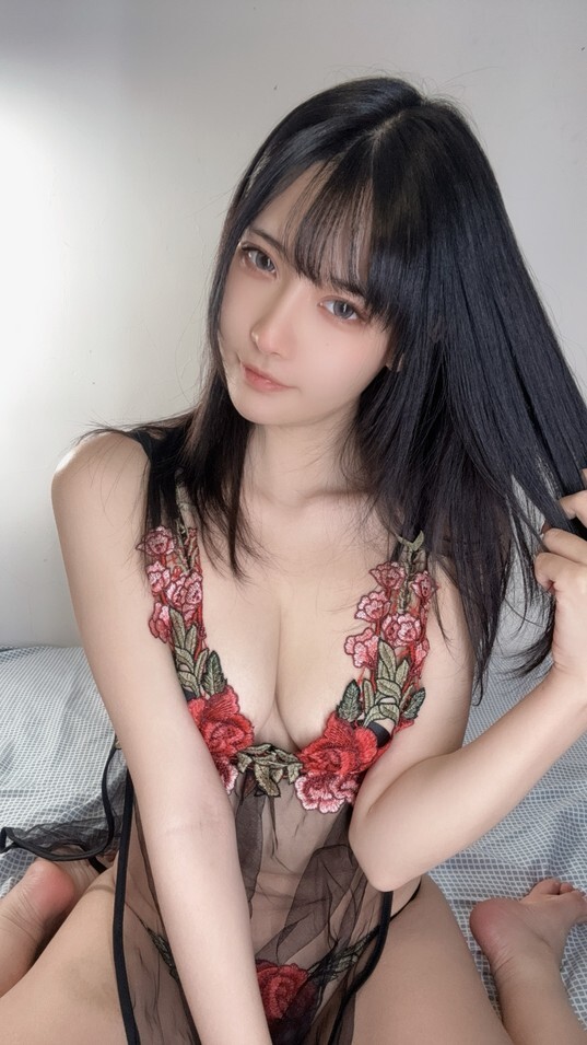 糖果果Candy – 舰长图 红花 [33P-57.0MB]