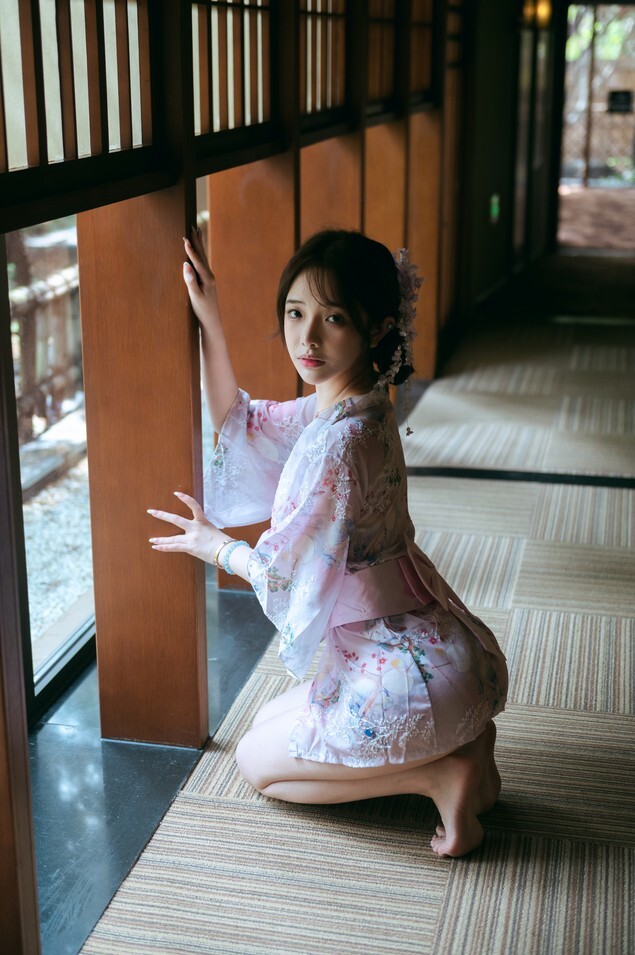 雯妹不讲道理 - 和风庭院 [68P3V-607MB]