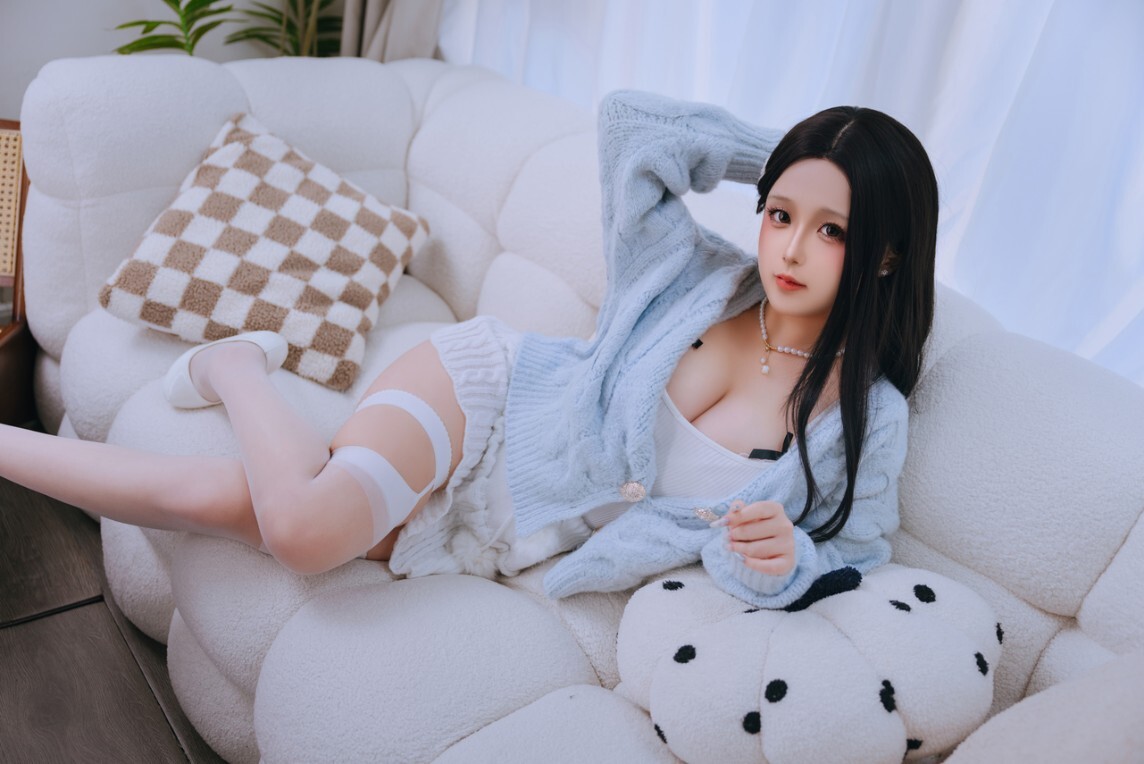 日奈娇 (樱井小莜) - 与学姐约会 [206P5V-1.57GB]