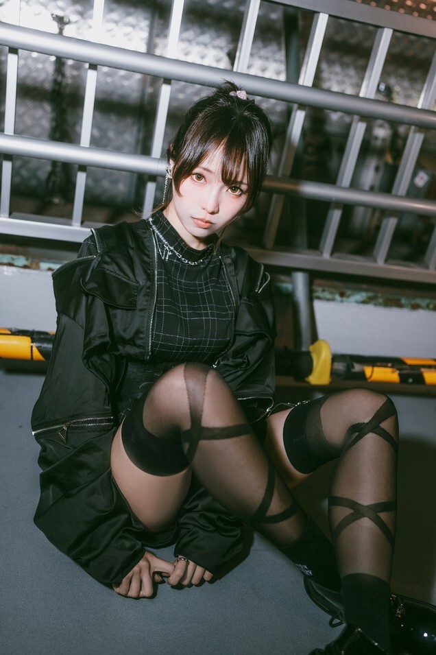 ElyEE子 - 2025.Jan Tier 4 [120P6V-366MB]