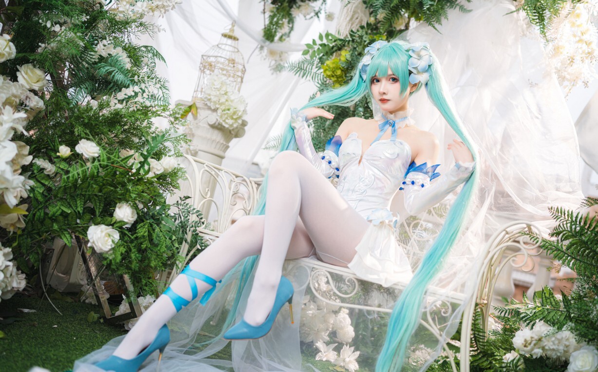 挽希 - miku 粉蝶花精灵 [18P-61.5MB]