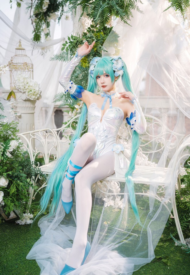 挽希 - miku 粉蝶花精灵 [18P-61.5MB]