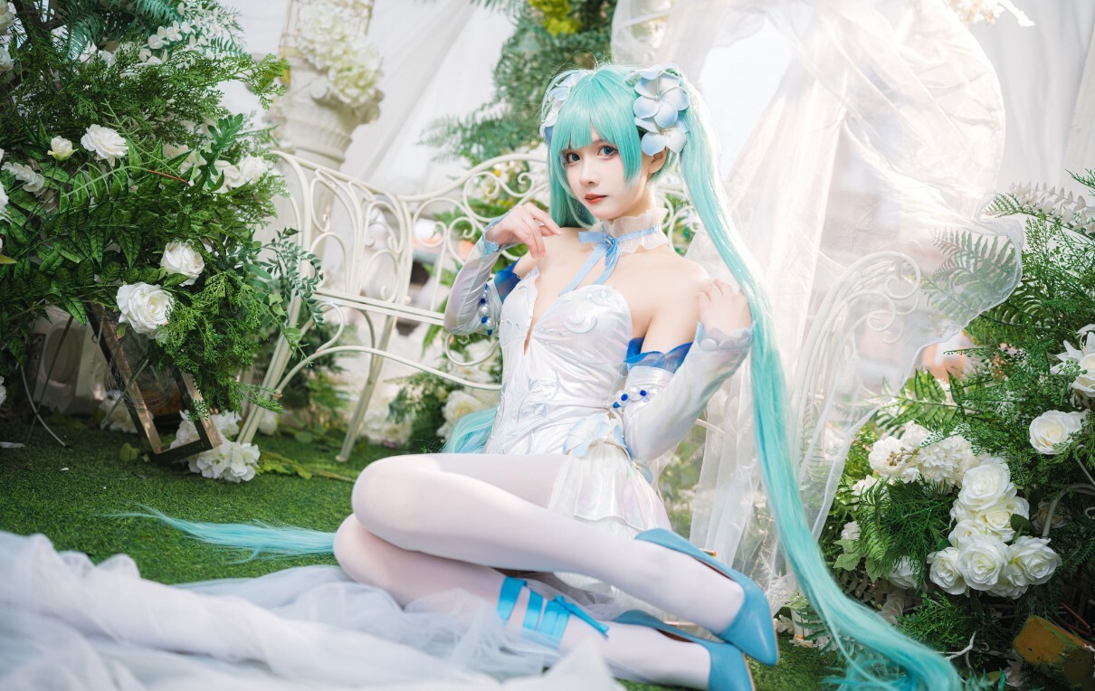 挽希 - miku 粉蝶花精灵 [18P-61.5MB]