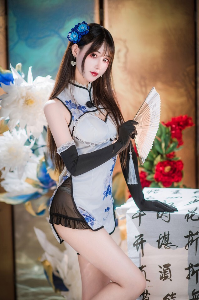 羽生三未 - 瓶儿 青花瓷旗袍 [25P-307MB]