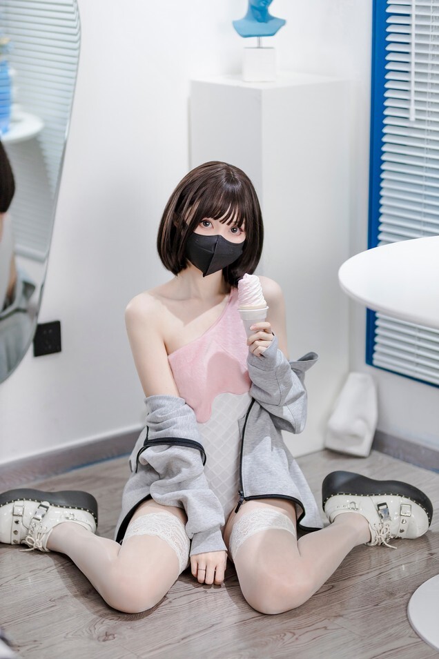 洛桑w伊梓 – 甜筒 [40P-261MB]