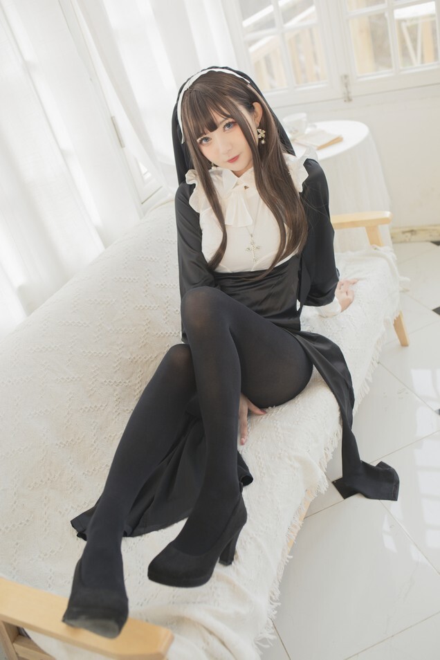 51酱 - 修女 [24P-225MB]