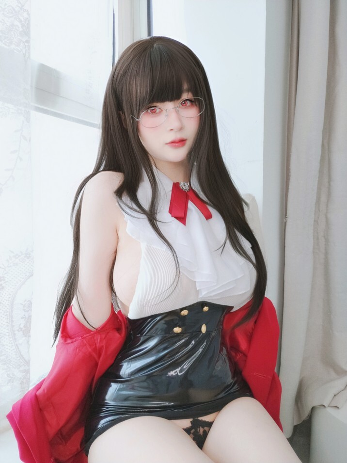 白银81 - Fantia 2024年11月订阅合集（16套） [137P3V-1.23GB]