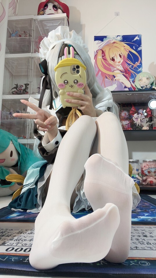 白栎Shirly - 流萤女仆 [66P8V-1.06GB]