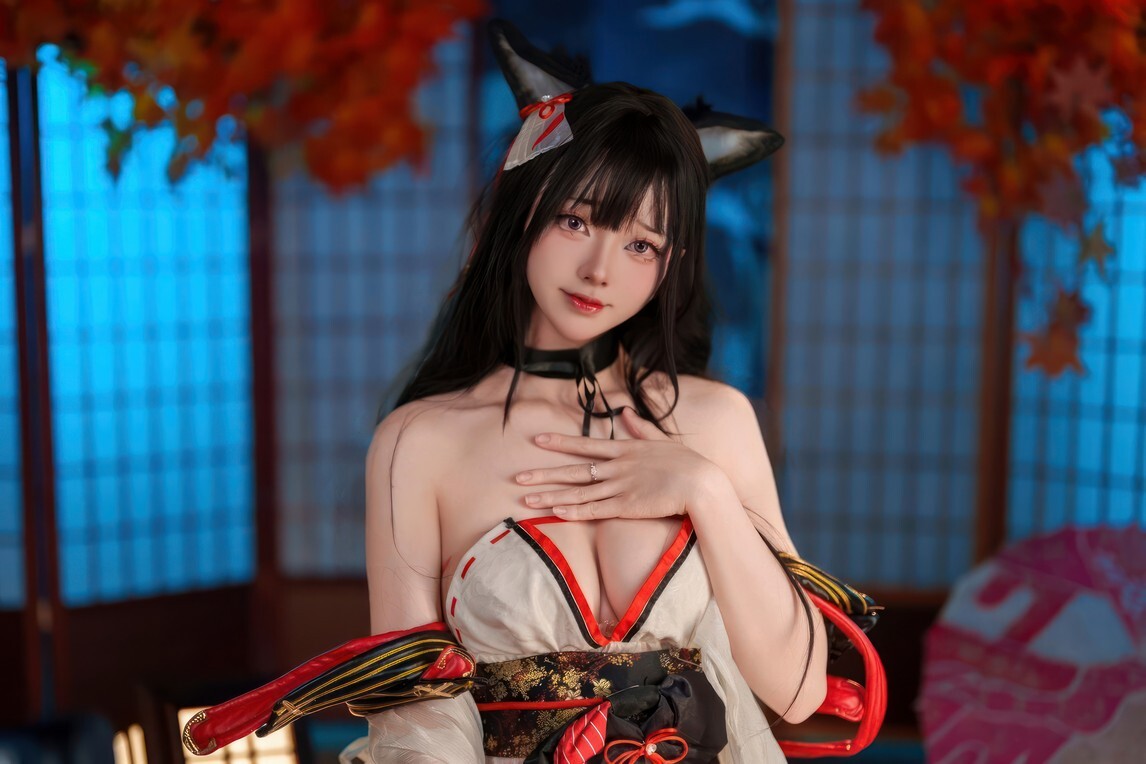 前野太太 - 碧蓝航线 天城 泳装 [26P-256MB]