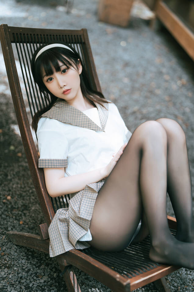 面饼仙儿 - 黑丝露营JK [40P-499MB]