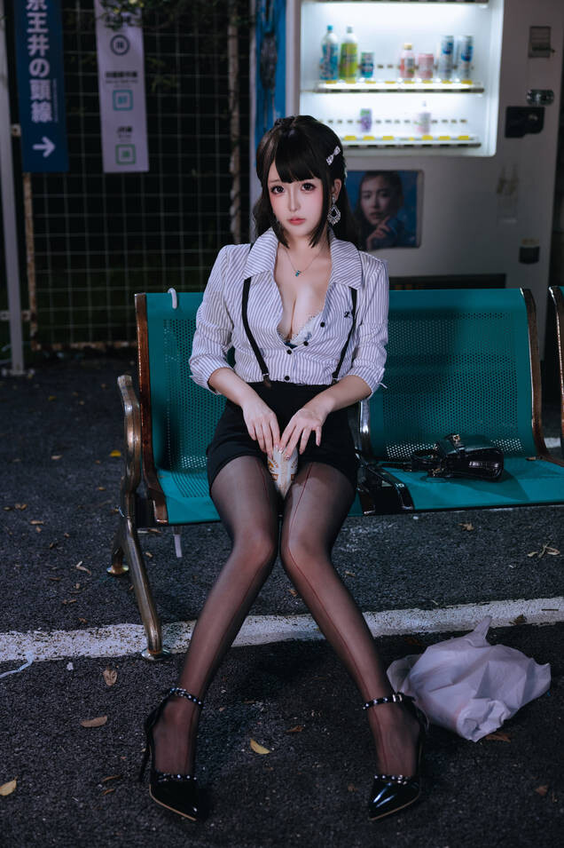 日奈娇 (樱井小莜) - 下班的OL [188P6V-1.40GB]