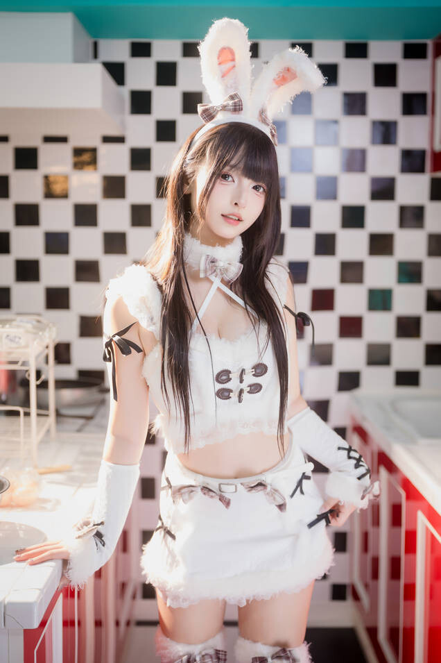 神楽坂真冬 - 毛绒白兔 [75P2V-317MB]
