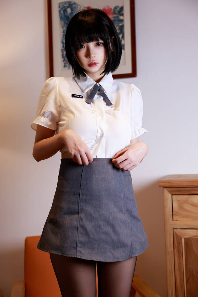 疯猫ss - 《生日快乐！喵～》本子图2沙发职装 [40P-317MB]