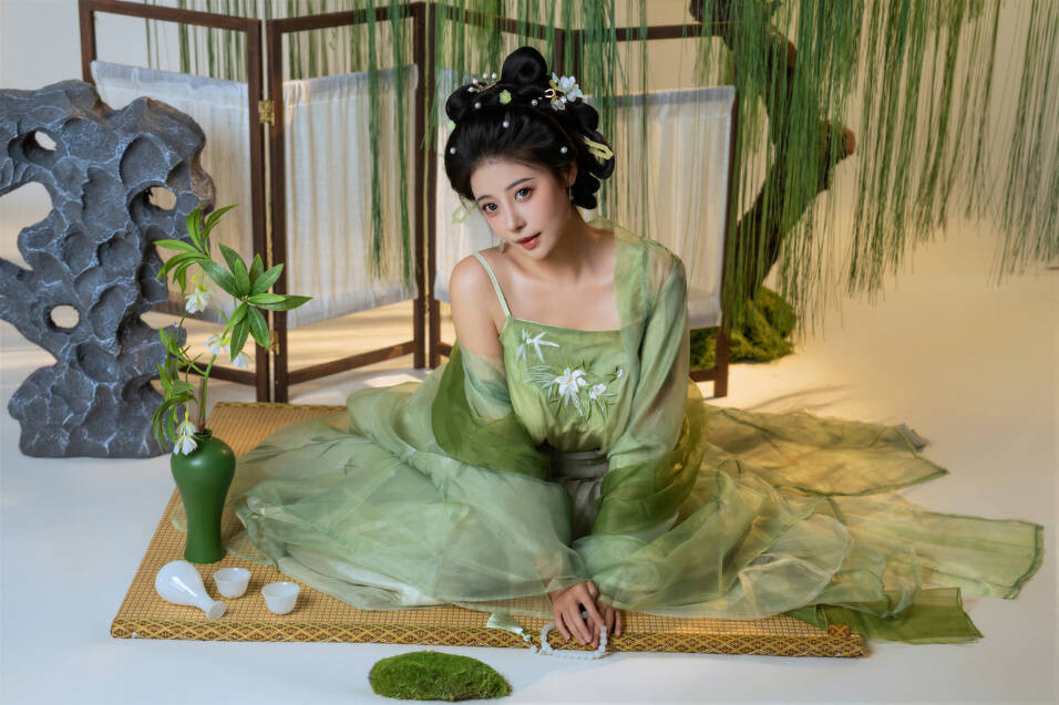 奈汐酱nice – 拾翠 [90P1V-2.10GB]