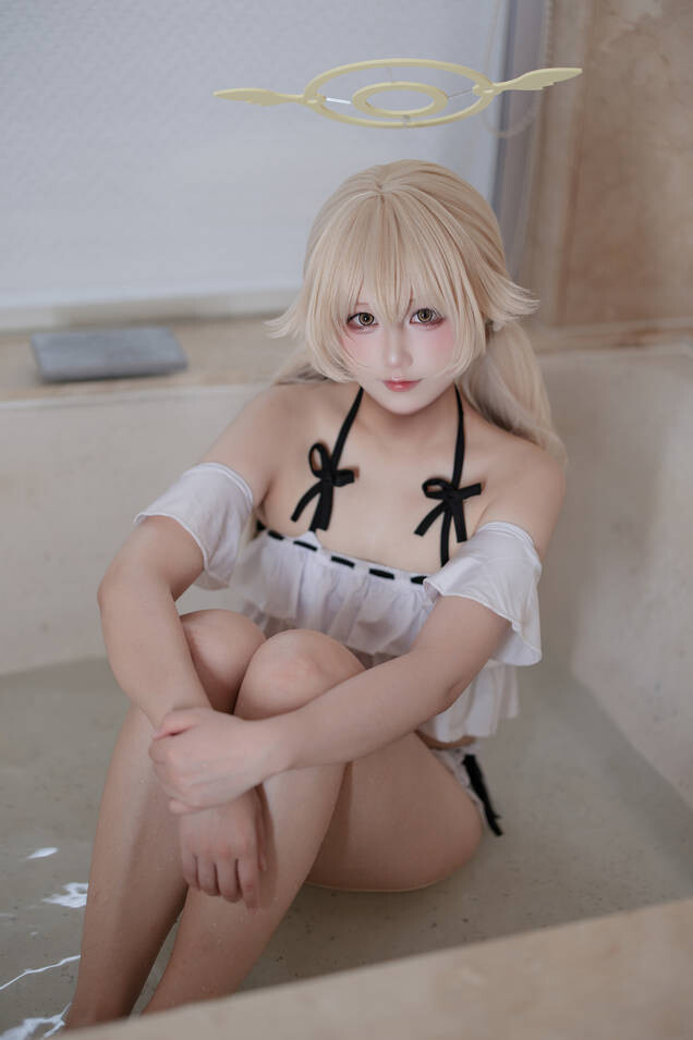 lunana - 蔚蓝档案 阿慈谷日富美 泳装 [26P-126MB]