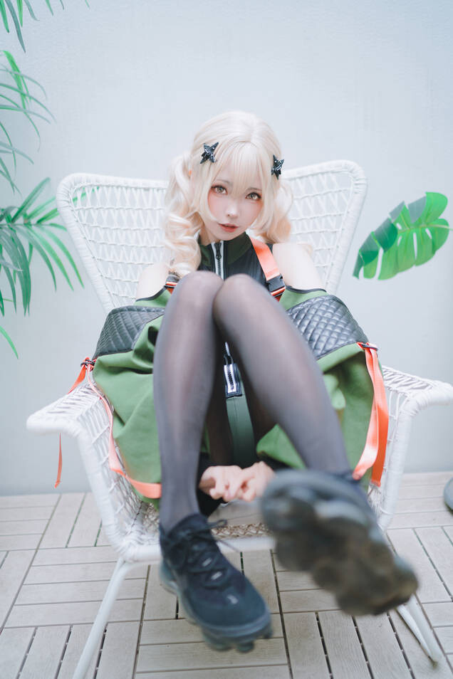 ElyEE子 - 2026 May Tier 4 [182P9V-821MB]